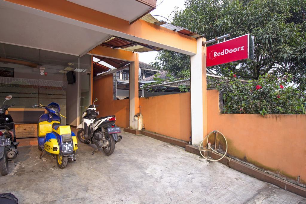 Reddoorz Syariah Near Btc Fashion Mall Bandung Exteriér fotografie